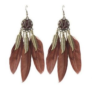 💞NWOT💞Gorgeous Boho Feather Dangling Earrings